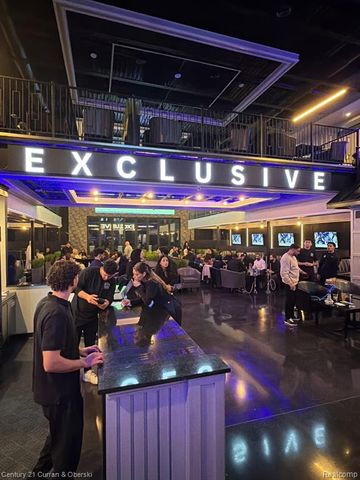 25520 Elon Drive, Dearborn Heights, MI 48127