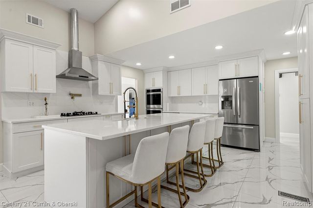 25520 Elon Drive, Dearborn Heights, MI 48127