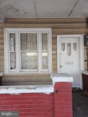 1122 E CENTRE ST, Mahanoy City, PA 17948