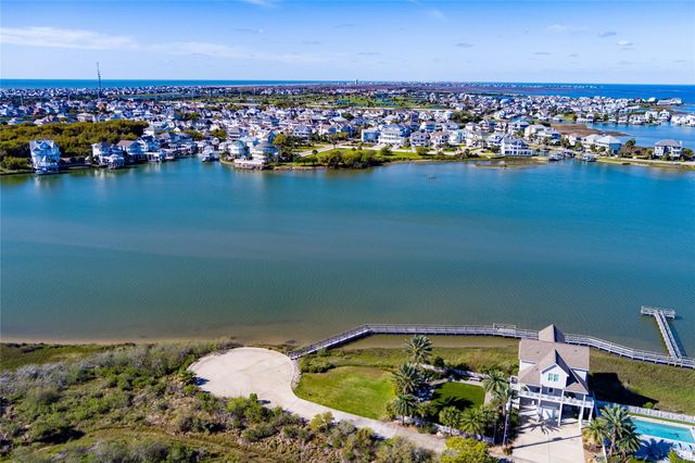 3322 Road Less Traveled, Galveston, TX 77554