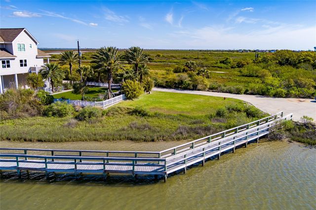 3322 Road Less Traveled, Galveston, TX 77554
