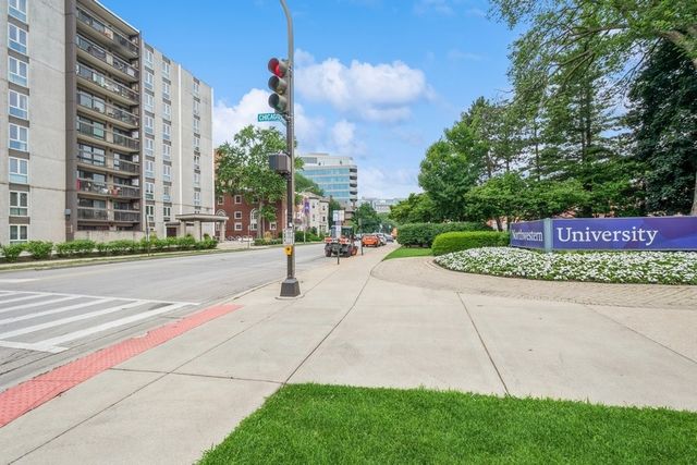 1738 Chicago Avenue 303, Evanston, IL 60201