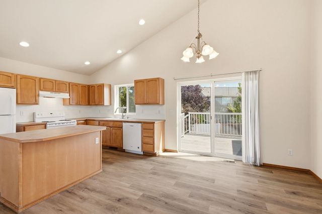 1806 N Drummond St, Greenacres, WA 99016