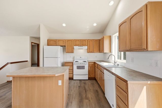 1806 N Drummond St, Greenacres, WA 99016