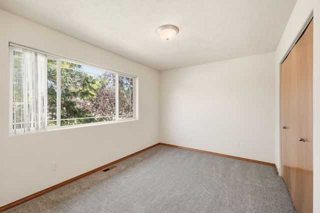 1806 N Drummond St, Greenacres, WA 99016