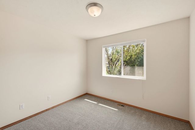 1806 N Drummond St, Greenacres, WA 99016