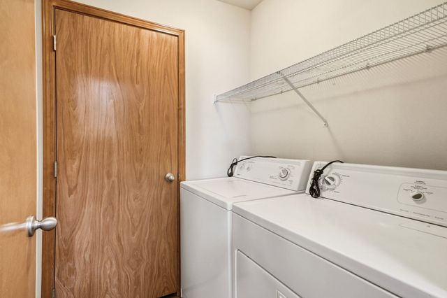 1806 N Drummond St, Greenacres, WA 99016