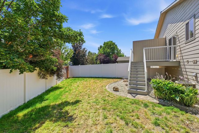 1806 N Drummond St, Greenacres, WA 99016