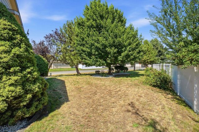 1806 N Drummond St, Greenacres, WA 99016