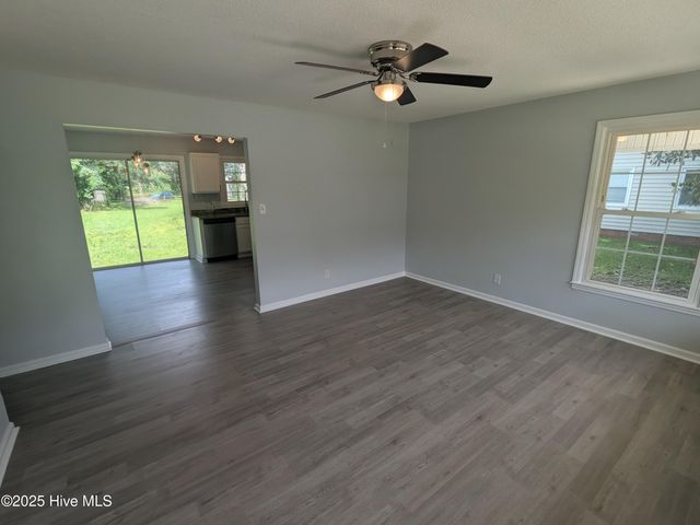 2527 Country Club Road, Jacksonville, NC 28546