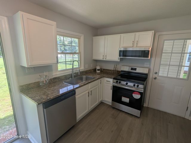 2527 Country Club Road, Jacksonville, NC 28546