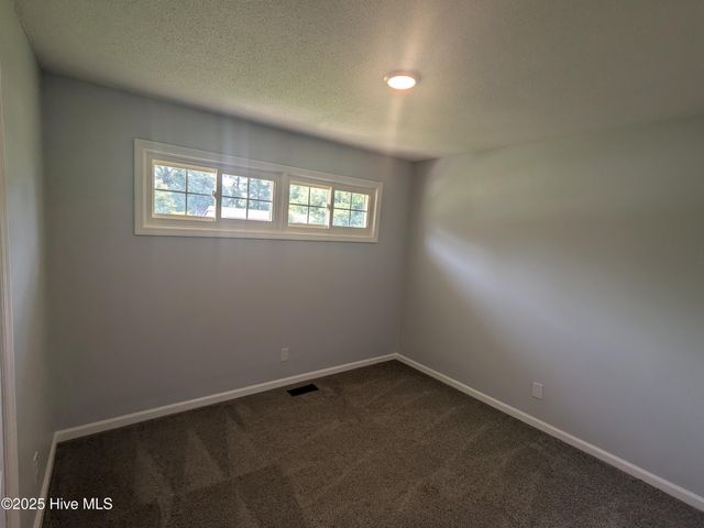 2527 Country Club Road, Jacksonville, NC 28546