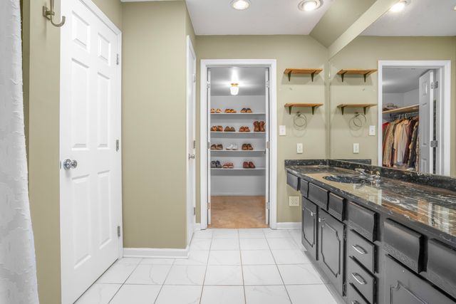 333 Lakeshore Drive, Lexington, KY 40502