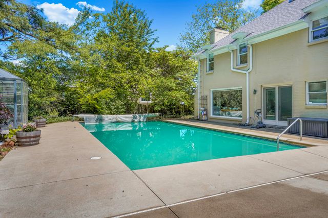 333 Lakeshore Drive, Lexington, KY 40502