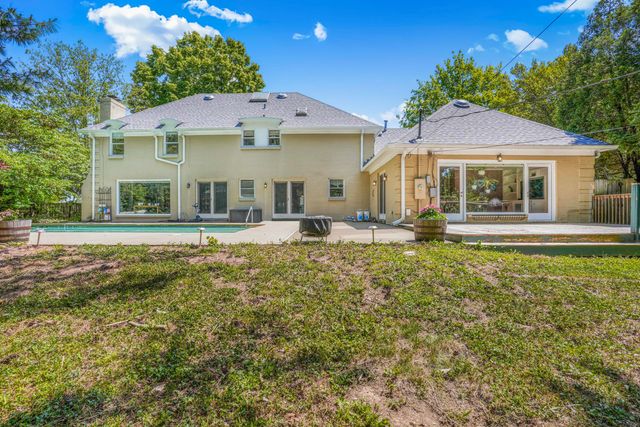 333 Lakeshore Drive, Lexington, KY 40502