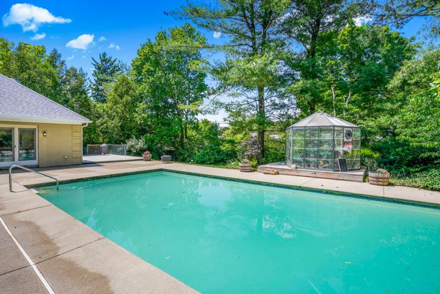 333 Lakeshore Drive, Lexington, KY 40502