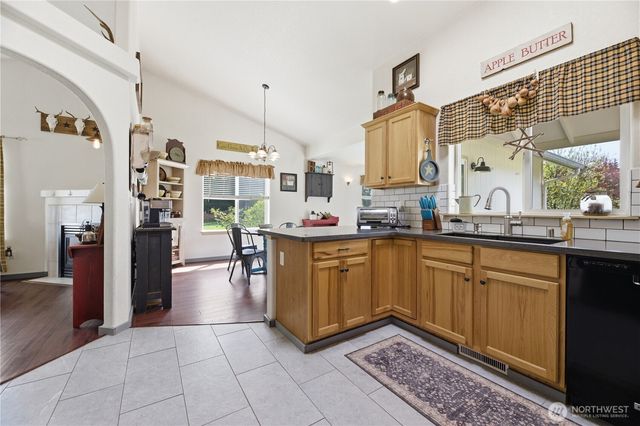 9227 176th Avenue SW, Rochester, WA 98579