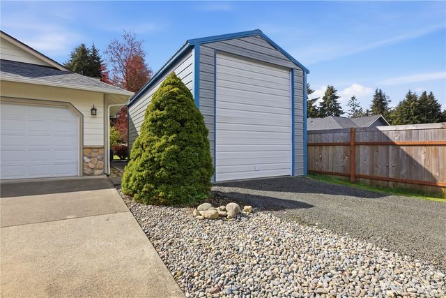 9227 176th Avenue SW, Rochester, WA 98579