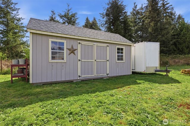 9227 176th Avenue SW, Rochester, WA 98579