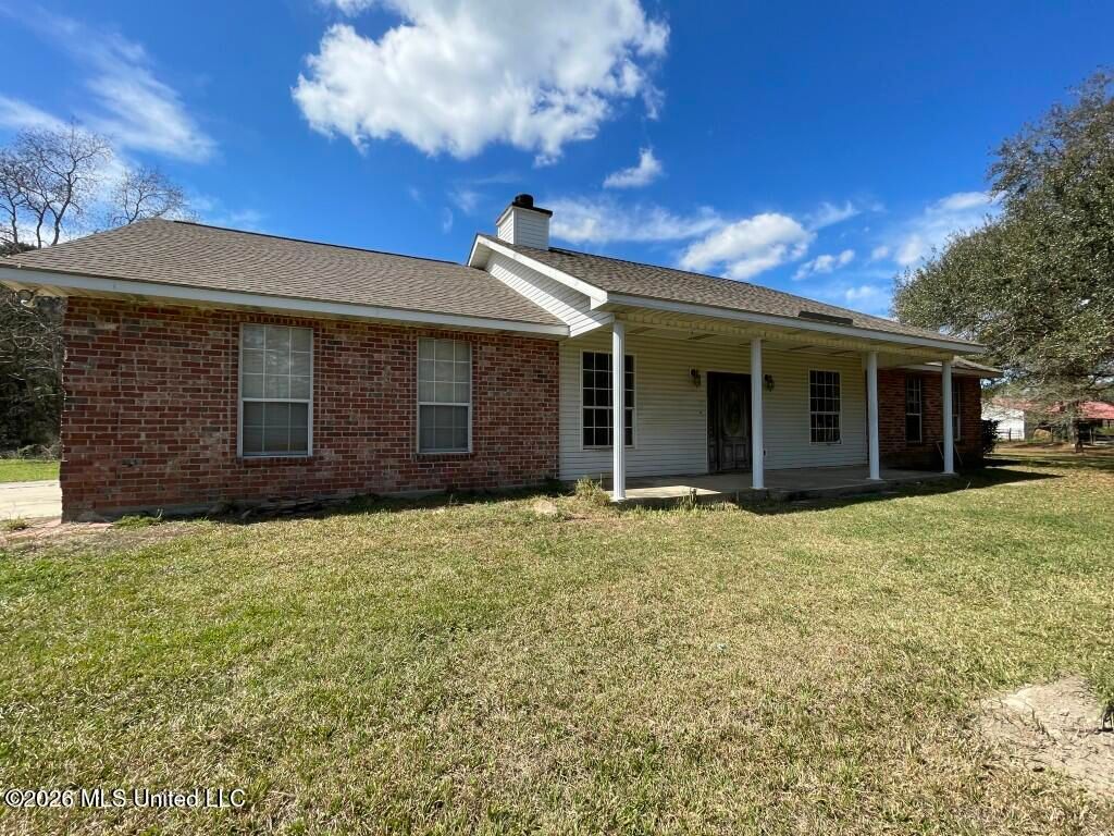 97 Rayburn Road, Carriere, MS 39426