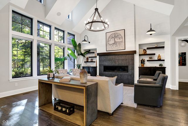 10725 Holliday Farms Boulevard, Zionsville, IN 46077