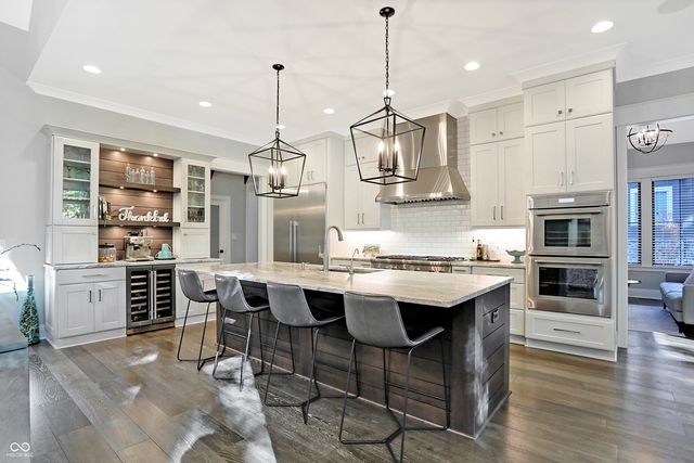 10725 Holliday Farms Boulevard, Zionsville, IN 46077