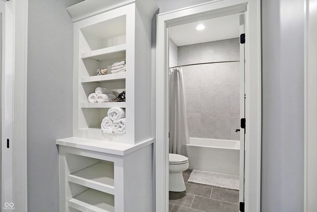 10725 Holliday Farms Boulevard, Zionsville, IN 46077