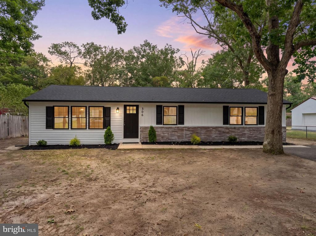 306 WILTSHIRE DR, Williamstown, NJ 08094