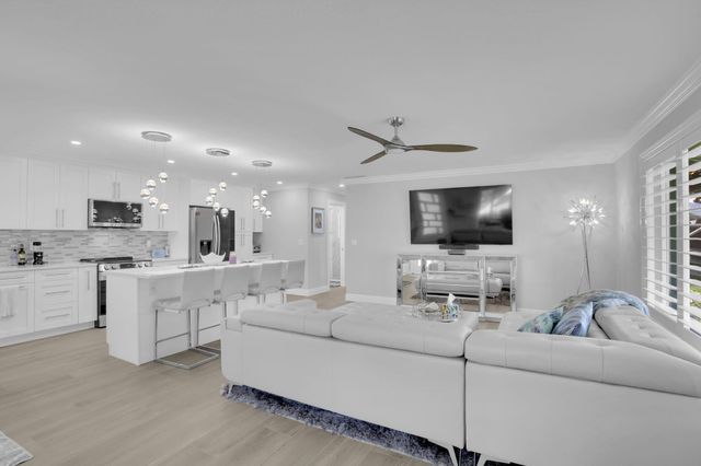 540 High Point Drive A, Delray Beach, FL 33445