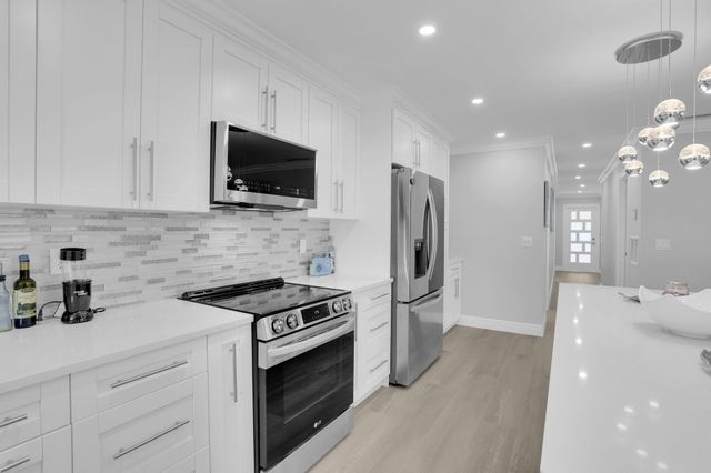 540 High Point Drive A, Delray Beach, FL 33445