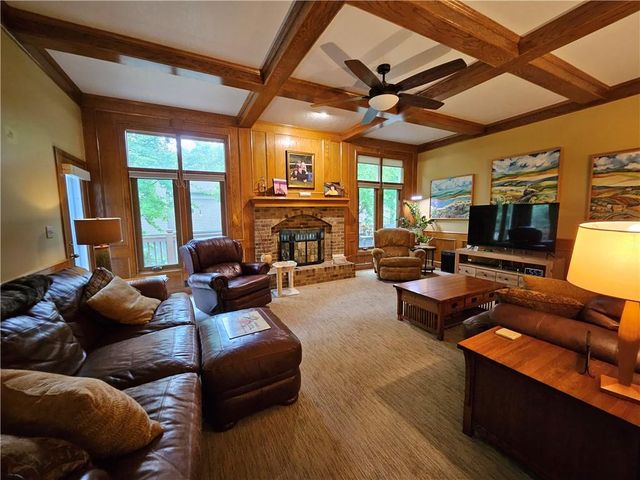 1509 Wynbrick Drive, Liberty, MO 64068