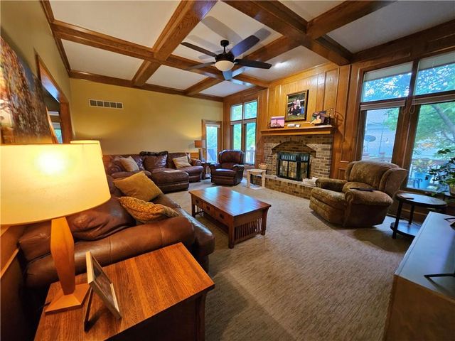 1509 Wynbrick Drive, Liberty, MO 64068