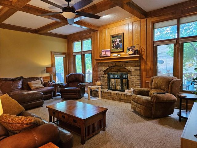 1509 Wynbrick Drive, Liberty, MO 64068
