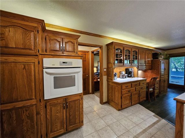 1509 Wynbrick Drive, Liberty, MO 64068