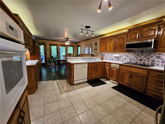 1509 Wynbrick Drive, Liberty, MO 64068