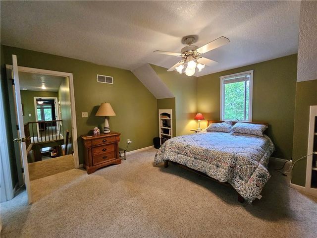 1509 Wynbrick Drive, Liberty, MO 64068