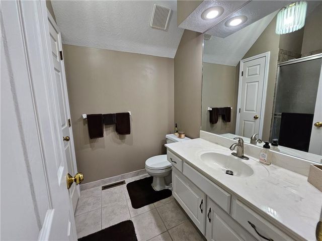 1509 Wynbrick Drive, Liberty, MO 64068