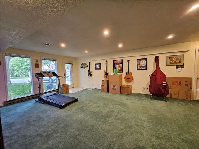 1509 Wynbrick Drive, Liberty, MO 64068