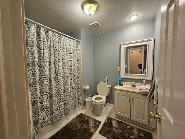 1509 Wynbrick Drive, Liberty, MO 64068