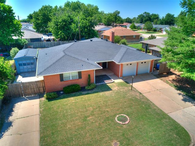 10505 Lyndon Road, The Village, OK 73120