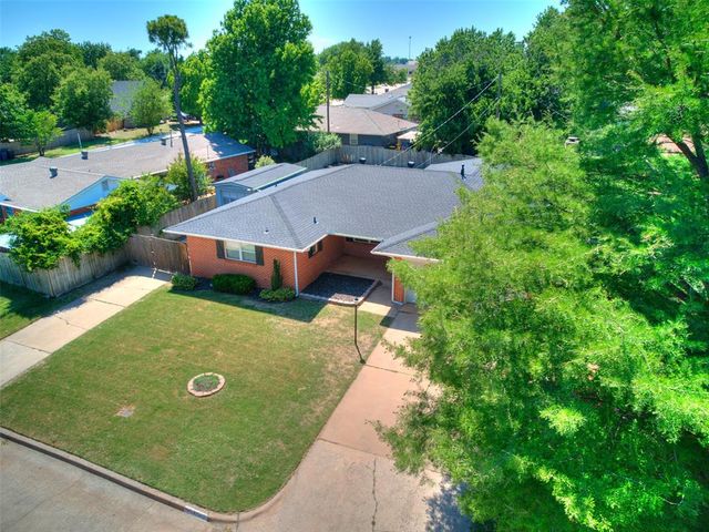10505 Lyndon Road, The Village, OK 73120