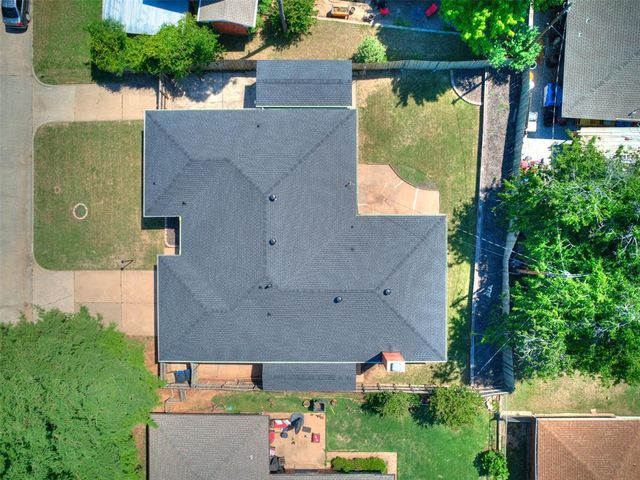 10505 Lyndon Road, The Village, OK 73120