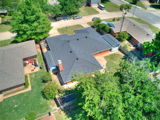 10505 Lyndon Road, The Village, OK 73120