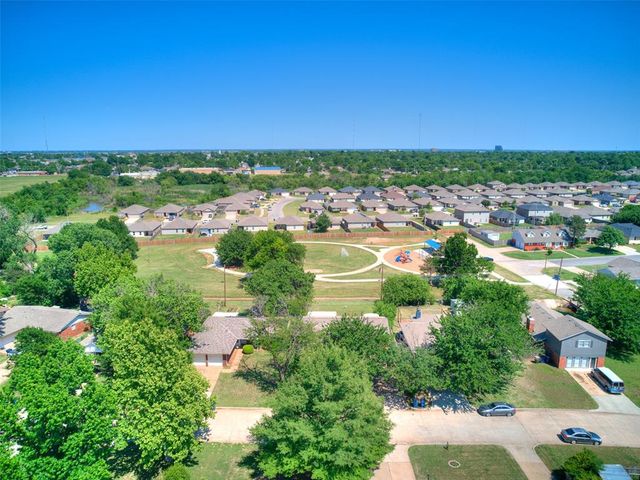 10505 Lyndon Road, The Village, OK 73120