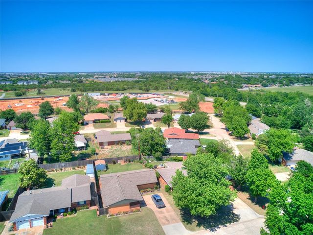 10505 Lyndon Road, The Village, OK 73120