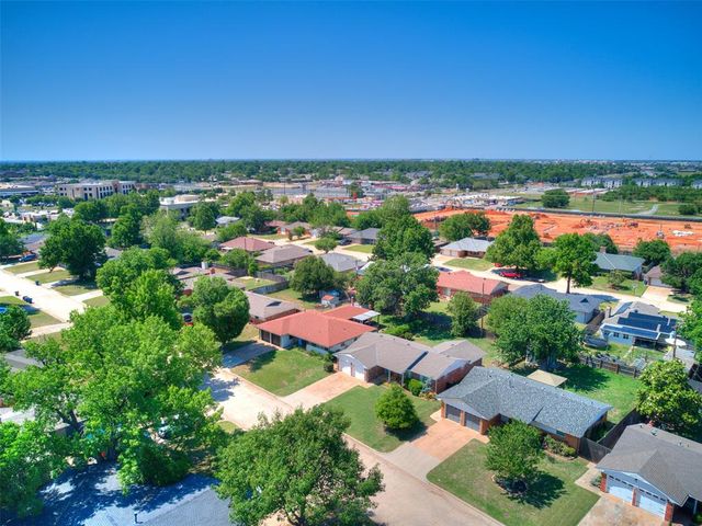 10505 Lyndon Road, The Village, OK 73120