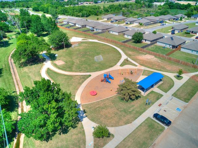 10505 Lyndon Road, The Village, OK 73120