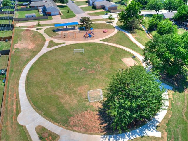 10505 Lyndon Road, The Village, OK 73120