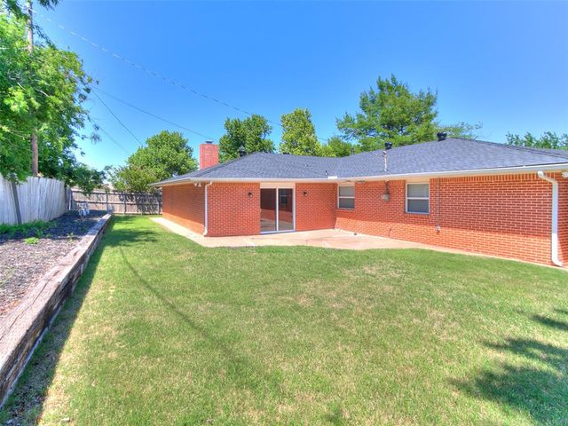 10505 Lyndon Road, The Village, OK 73120