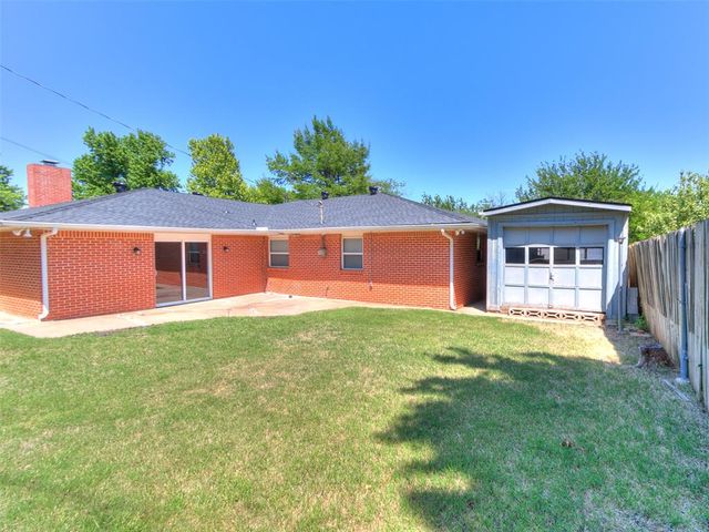 10505 Lyndon Road, The Village, OK 73120